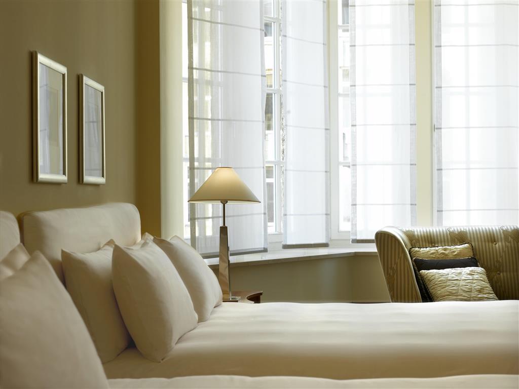 Hotel Conrad Hamburgo Exterior foto A room at the hotel