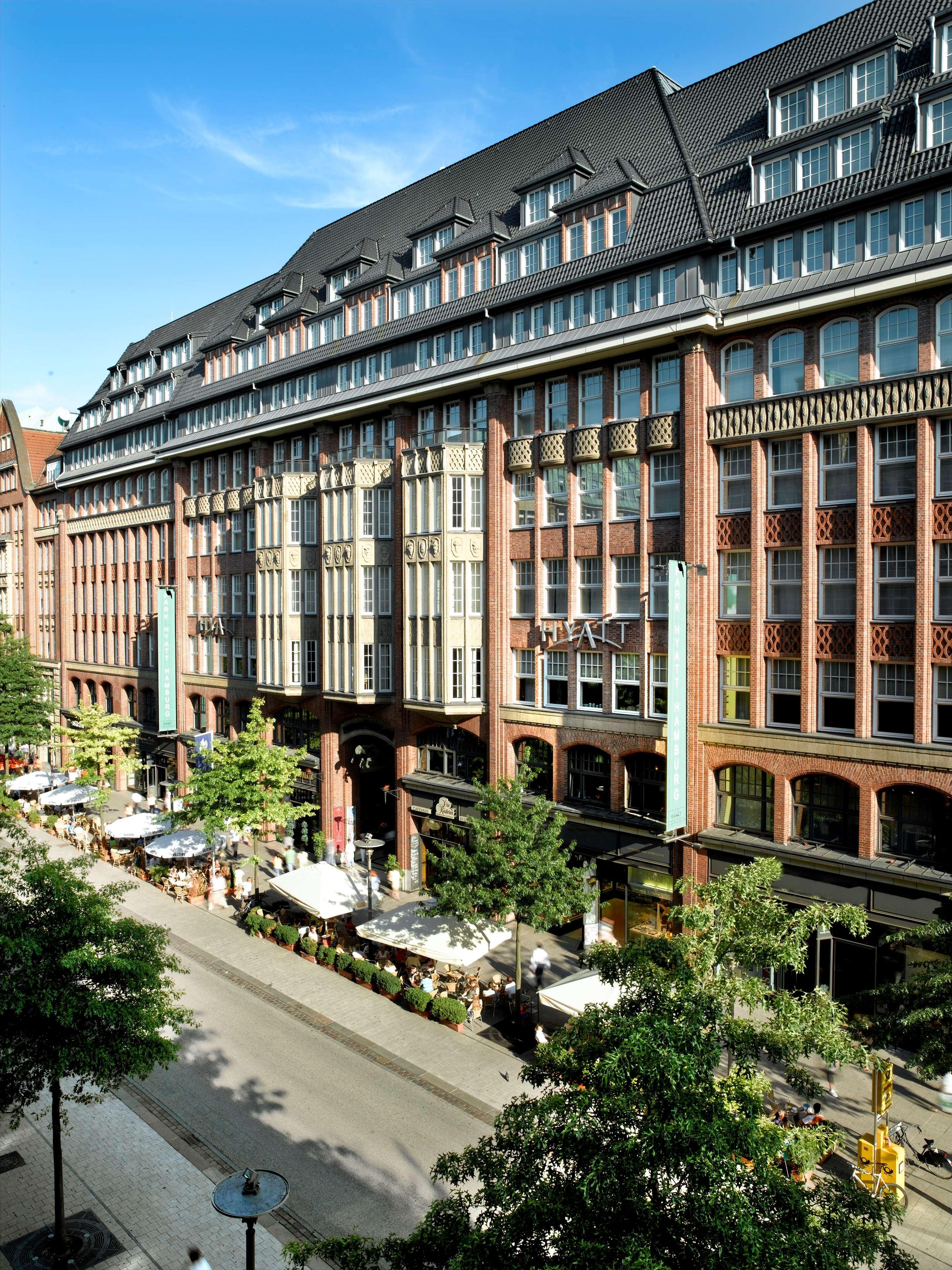 Hotel Conrad Hamburgo Exterior foto The Chilehaus in Hamburg